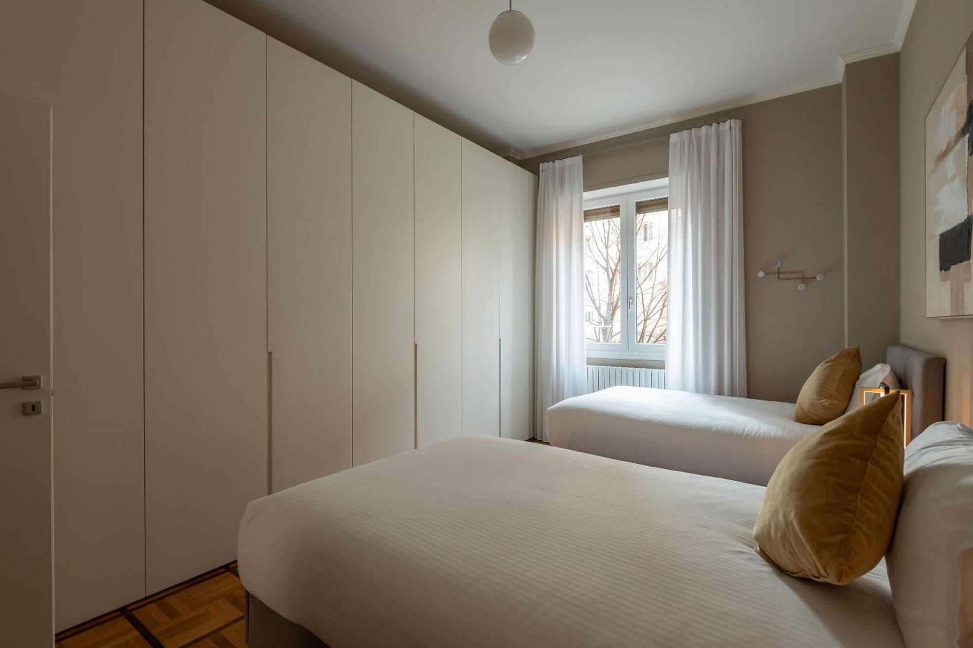 Apartment Heart Duomo Missori Milan